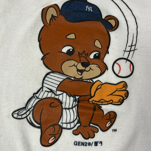 12M New York Yankees Baseball onesie - Picture 2 of 4